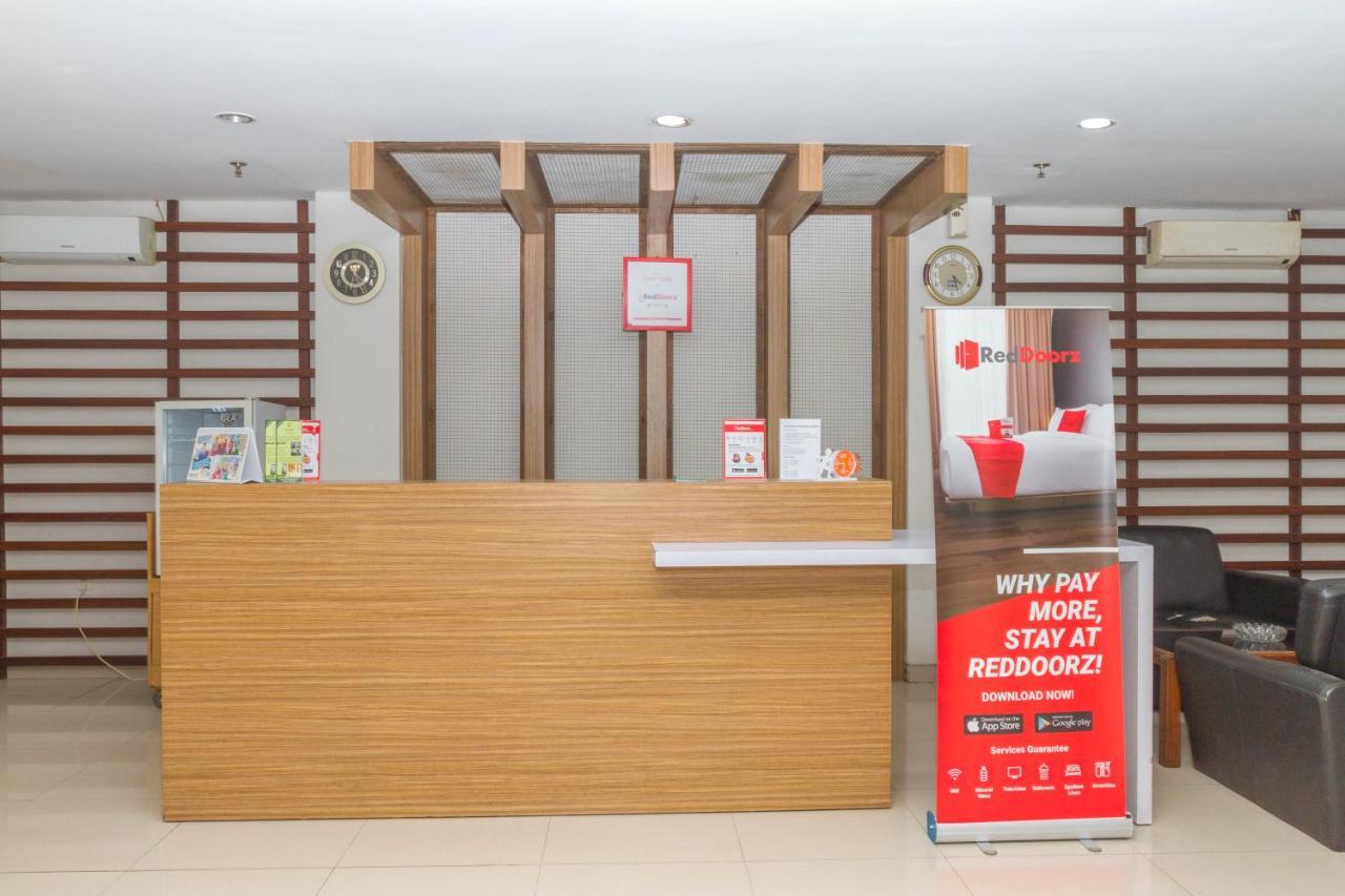 Wisma tamu Reddoorz @ Cibogo Bawah 2*
