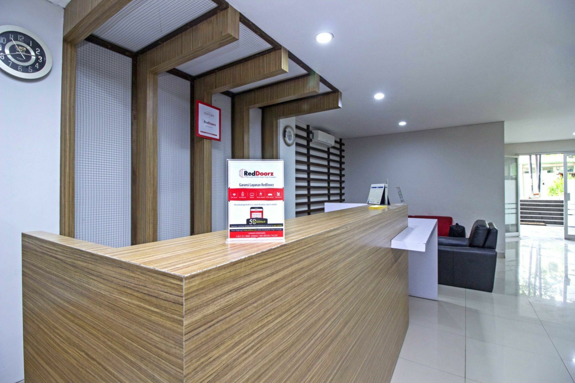 Reddoorz @ Cibogo Bawah 2*